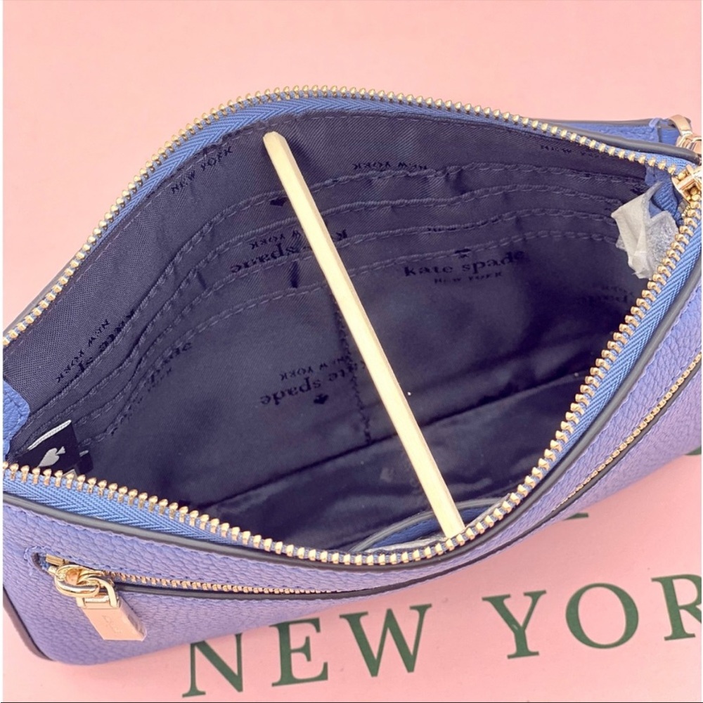 Kate Spade Leila Convertible Wristlet Wallet NWT
Small purse Fresh Blue - Picture 4 of 12